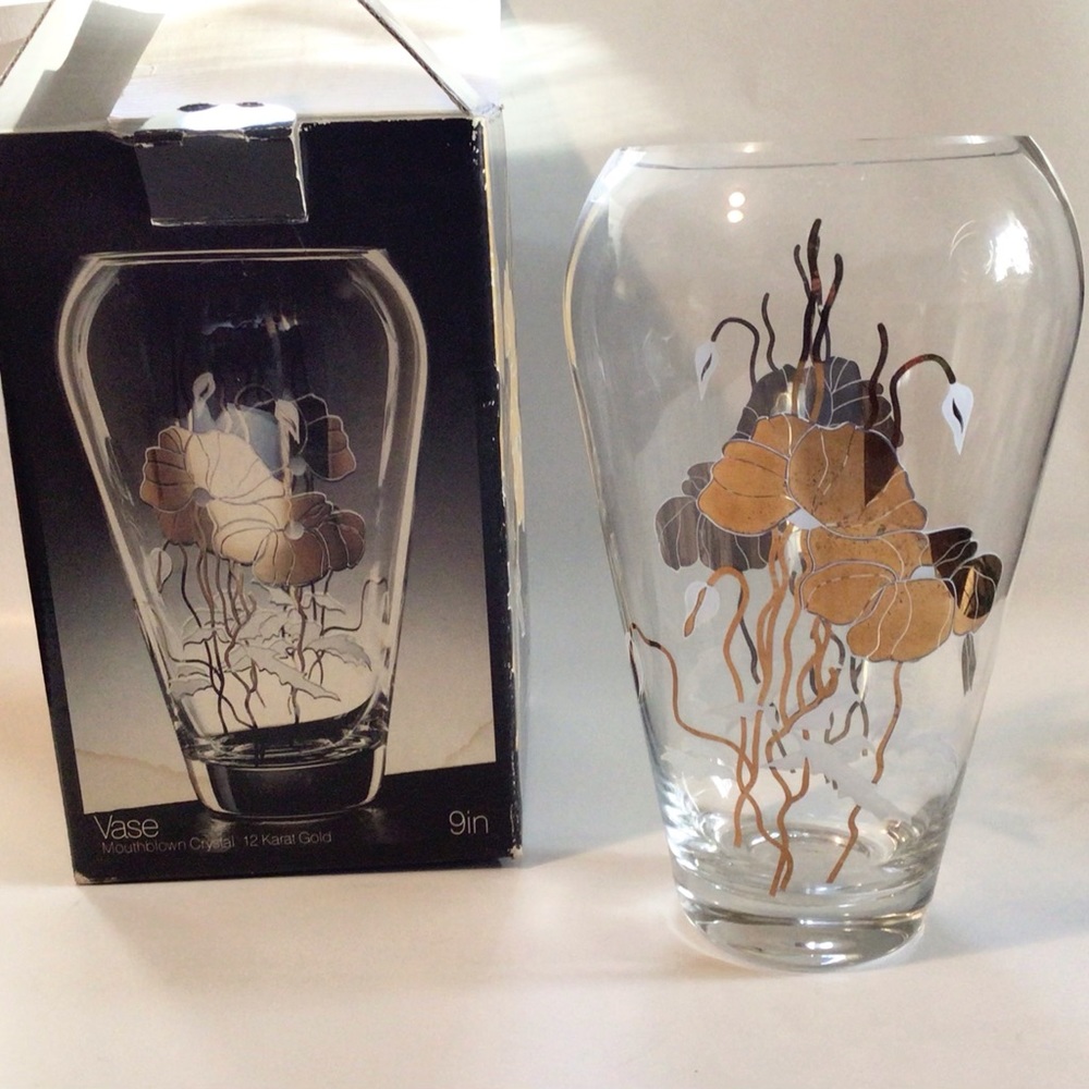 Shangri-La hand blown crystal Vintage vase 12k gold with original box